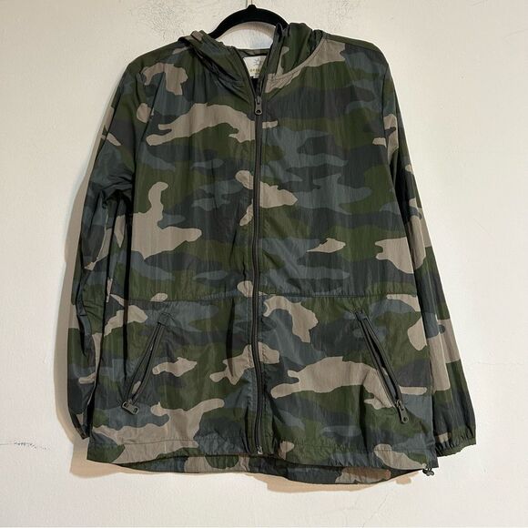 aerie Jackets & Blazers - Aerie Offline Camo Lightweight Windbreaker Jacket Size Small
